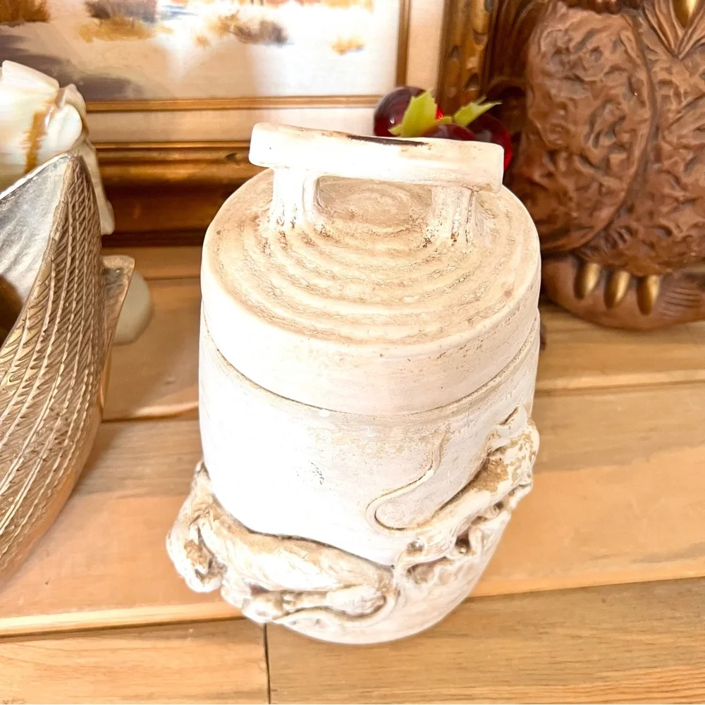 Vintage Handmade Thrown Studio Pottery Big Cats With Lid Cookie Jar Canister